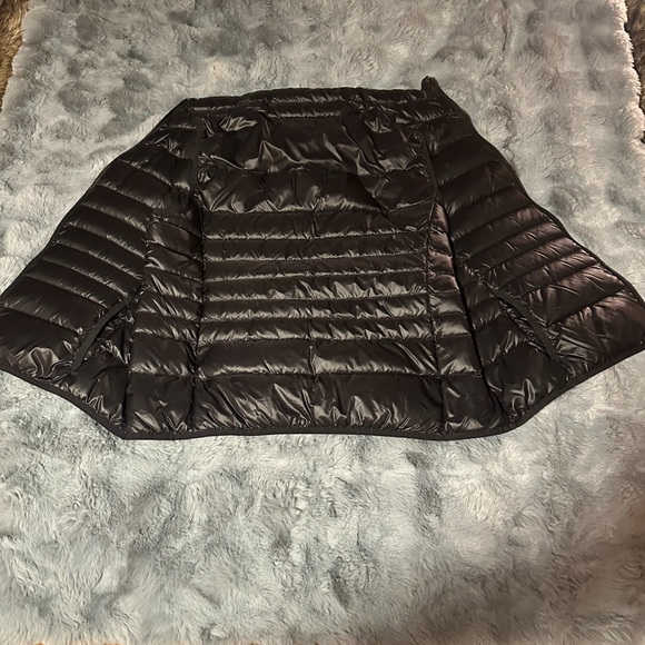Women’s Calvin Klein Black Quilted Down Vest XL - Picture 4 of 6